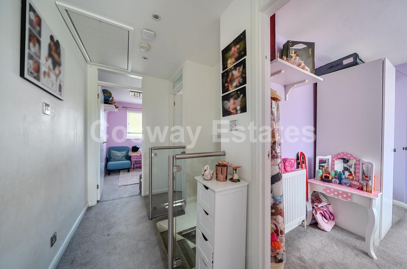 Rowlands Close, Mill Hill, NW7, London